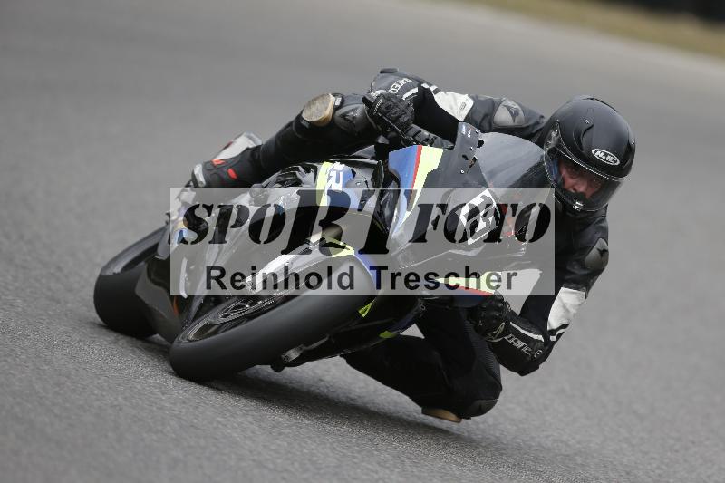 /37 09.08.2026  Pluess Motosport ADR/Freies Fahren/15